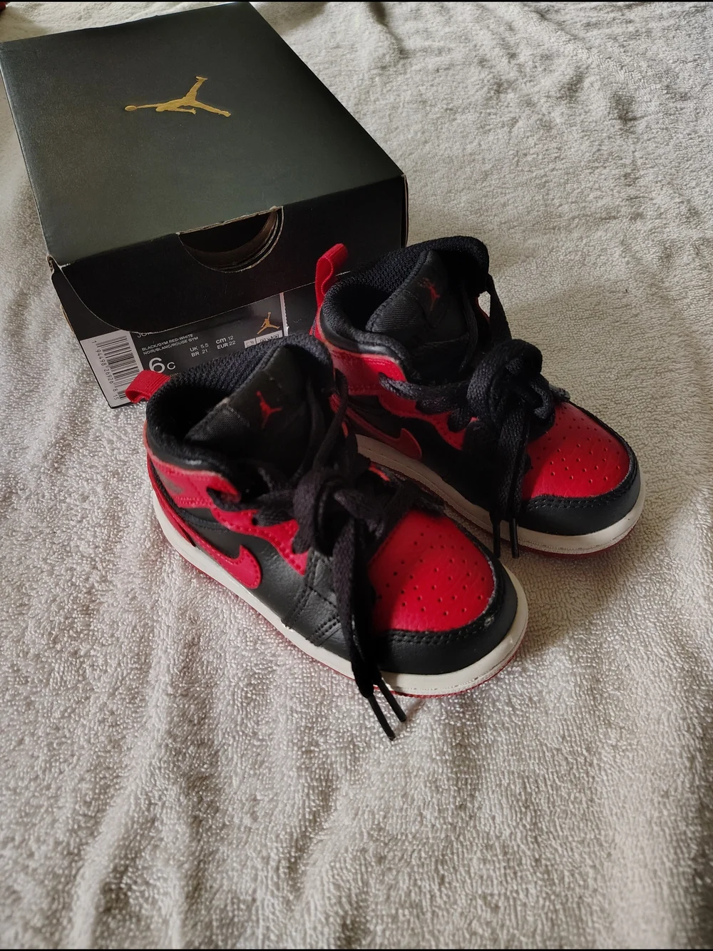 Jordan Toddler Black & Red High-Top Sneakers 1 Mid TD